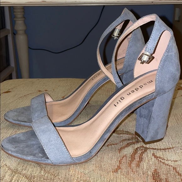 Gray heels - Picture 2 of 2